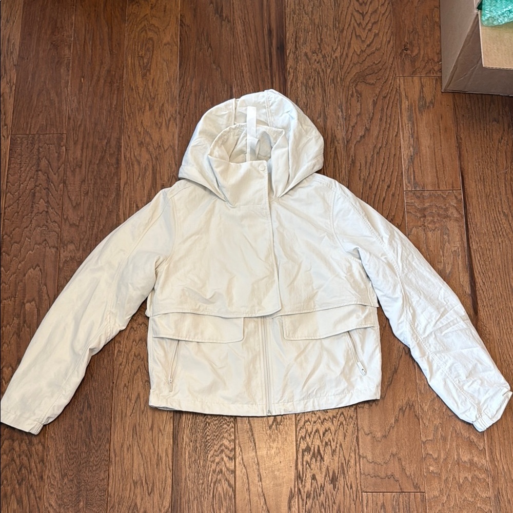 Lululemon Athletica Womens Always Effortless Cream Zip Up Jacket, NWOT, Sz 4